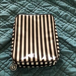 Henri Bendel cosmetics case